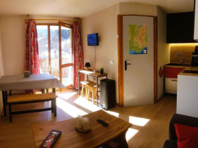Appartement rénové au cœur d'Arêches-Beaufort, proche pistes, balcon plein sud, piscine, pour 4 pers. - FR-1-342-167